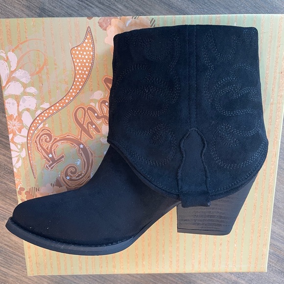 NIB VERY G WOMENS BLACK SAYLOR FASHION BOOTIES ROUND TOE SZ 8 - Picture 4 of 10